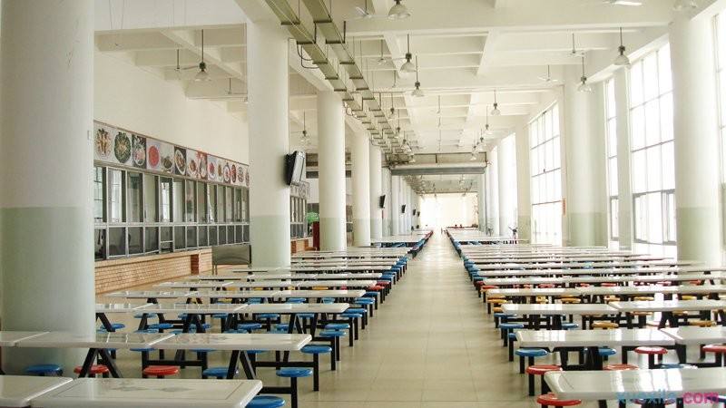 開(kāi)放式食堂設(shè)計(jì)時(shí)要考慮哪些因素